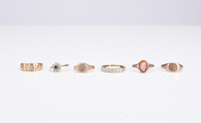 Lot 144 - Six gold rings