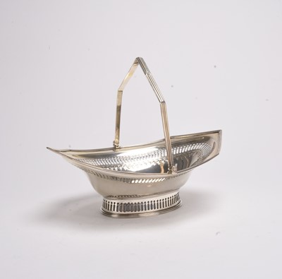 Lot 31 - A George III silver basket