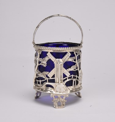 Lot 98 - A George III silver salt