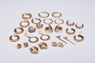 Lot 264 - A collection of earrings