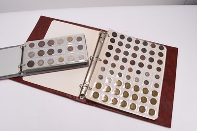 Lot 315 - U.K, and foreign coinage including a cartwheel two pence, double florin, etc