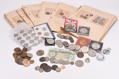 Lot 329 - Edward VII half sovereign dated 1909, with U.K and foreign cupro-nickel and bronze coinage and badges