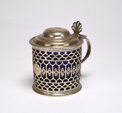 Lot 102 - A George III silver mustard pot