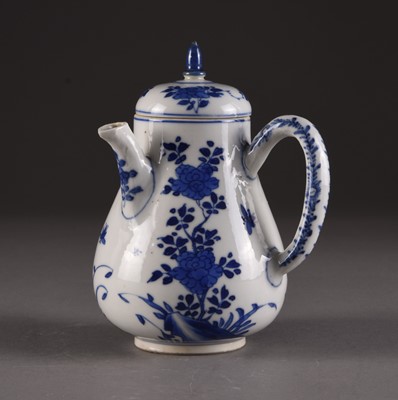 Lot 121 - A Chinese blue and white chocolate pot, 18th century