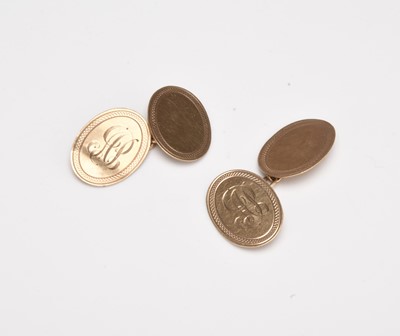 Lot 343 - A pair of 9ct gold cufflinks