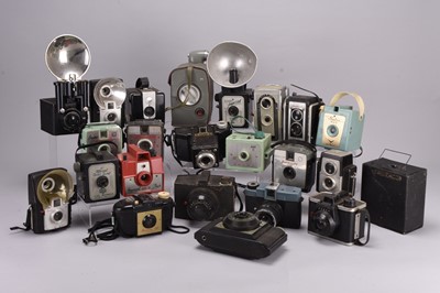 Lot 260 - A collection of vintage American cameras (qty)