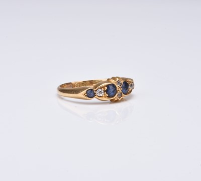 Lot 147 - An early 20th century 18ct gold sapphire and diamond ring