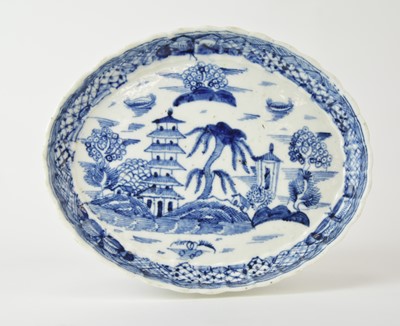 Lot 143 - An interesting English porcelain teapot stand, probably early Coalport, circa 1800