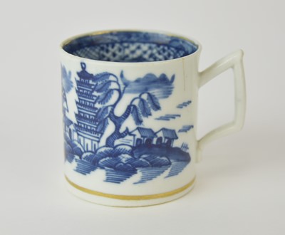 Lot A Caughley 'Tower' coffee can, circa 1790