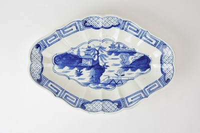 Lot 31 - A Caughley melon-shaped dessert dish in the 'Weir' pattern, circa 1785-93