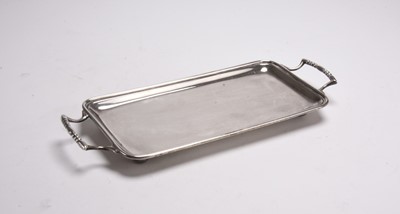 Lot 85 - An early 20th century silver tray