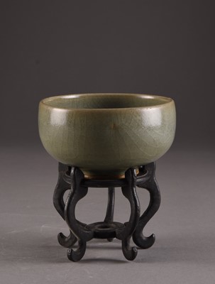 Lot 94 - A Chinese Jun ware bowl, Northern Song Dynasty