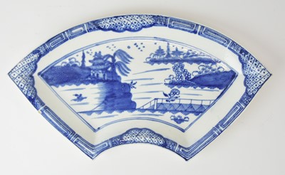 Lot 40 - A Caughley 'Weir' quadrant dish, circa 1785-93