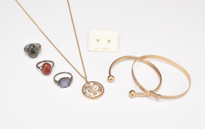 Lot 217 - A small collection of jewellery