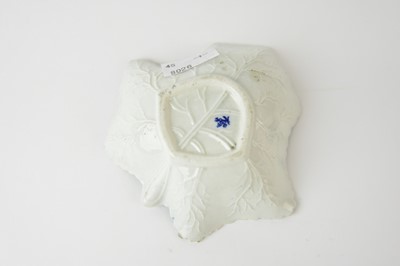 Lot 14 - An uncommon Worcester 'Pickle Leaf Fruit' pickle dish, circa 1780-85