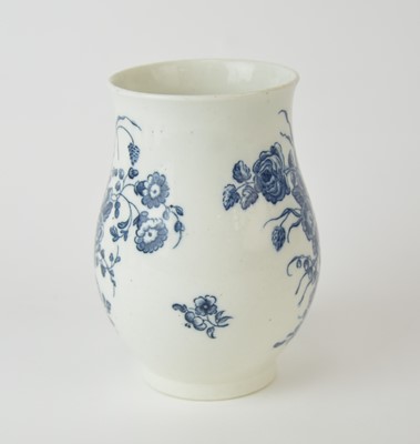 Lot 49 - A Caughley bell-shaped 'Bouquets mug, circa 1778-83