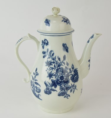 Lot 53 - A large Caughley 'Three Flowers' coffee pot and cover, circa 1780-85
