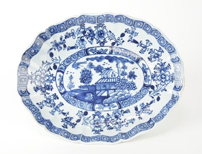 Lot 79 - A Derby blue and white dish or stand, circa 1790