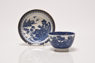 Lot 92 - Caughley 'Striped Temple' tea bowl and saucer, circa 1780-85
