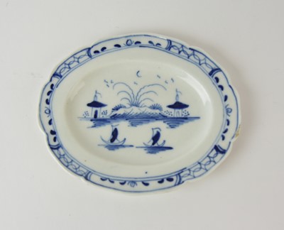 Lot 71 - Caughley toy 'Island' oval dinner platter, circa 1785-88
