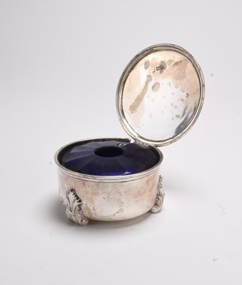 Lot 112 - An early 20th century silver ink well