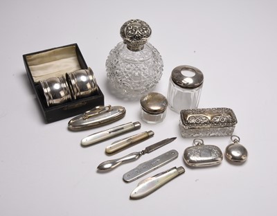 Lot 62 - A small collection of silver