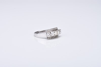 Lot 315 - A five stone diamond ring