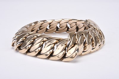 Lot 160 - A white metal entwined link bracelet