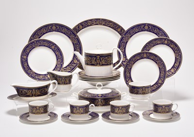 Lot 186 - Royal Worcester 'Sandringham' service
