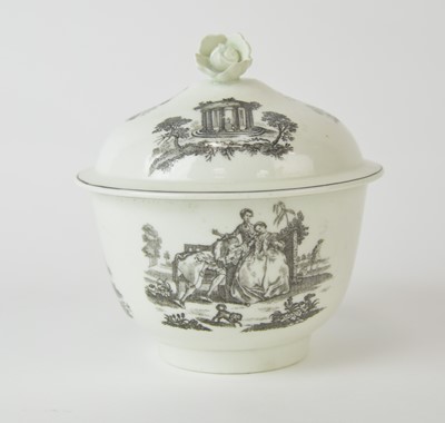 Lot 20 - Worcester L'Amour sucrier with matched cover, 18th century