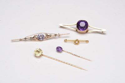 Lot 287 - A collection of bar brooches and stick pins