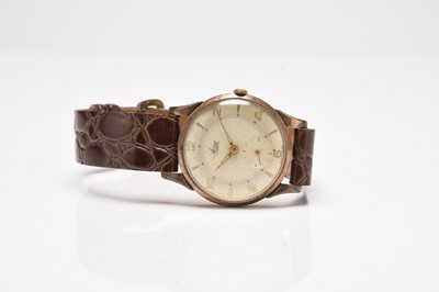 Lot 424 - Avia: A gentleman's 9ct gold wristwatch