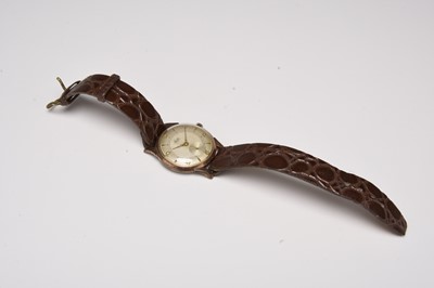 Lot 424 - Avia: A gentleman's 9ct gold wristwatch