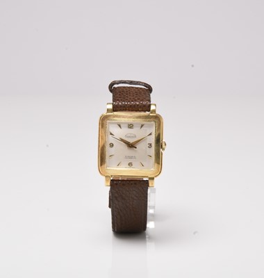 Lot 420 - Roberta: A gentleman's 14ct gold wristwatch