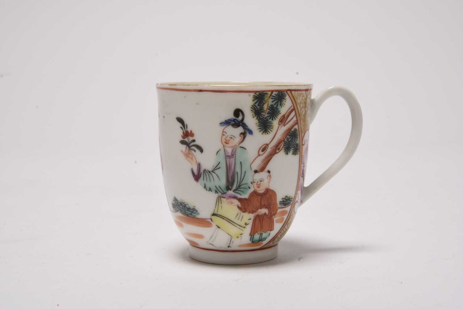 Lot 23 - A Worcester chinoiserie coffee cup, circa 1775-80