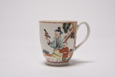 Lot 23 - A Worcester chinoiserie coffee cup, circa 1775-80