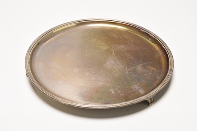 Lot 10 - A Boodles and Dunthorne silver salver