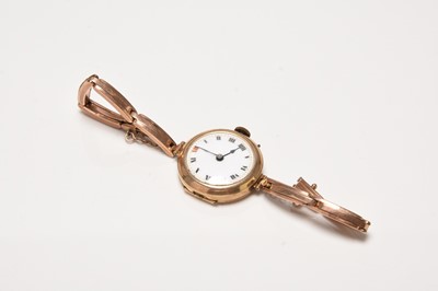 Lot 36 - A lady's early 20th century 9ct gold bracelet watch