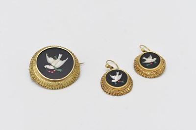 Lot 156 - A late 19th century suite of Pietra Dura jewellery