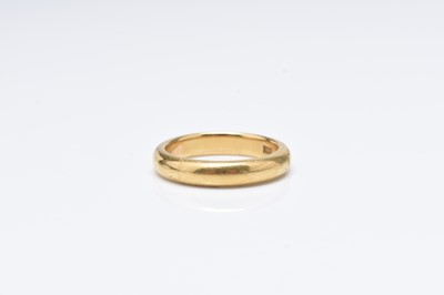 Lot 249 - A 22ct gold plain wedding band