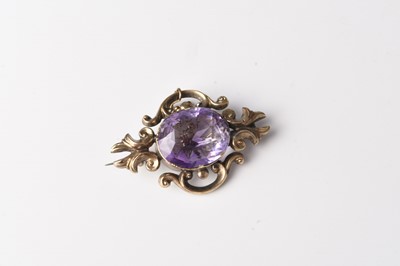 Lot 174 - A late 19th century amethyst brooch