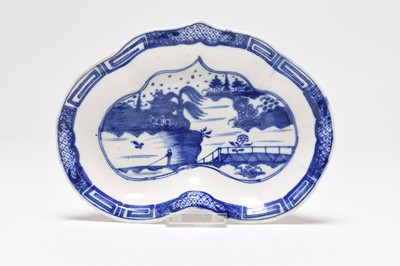 Lot 9 - A rare Caughley small 'Weir' dessert stand, with a heart-shaped dish in the same pattern