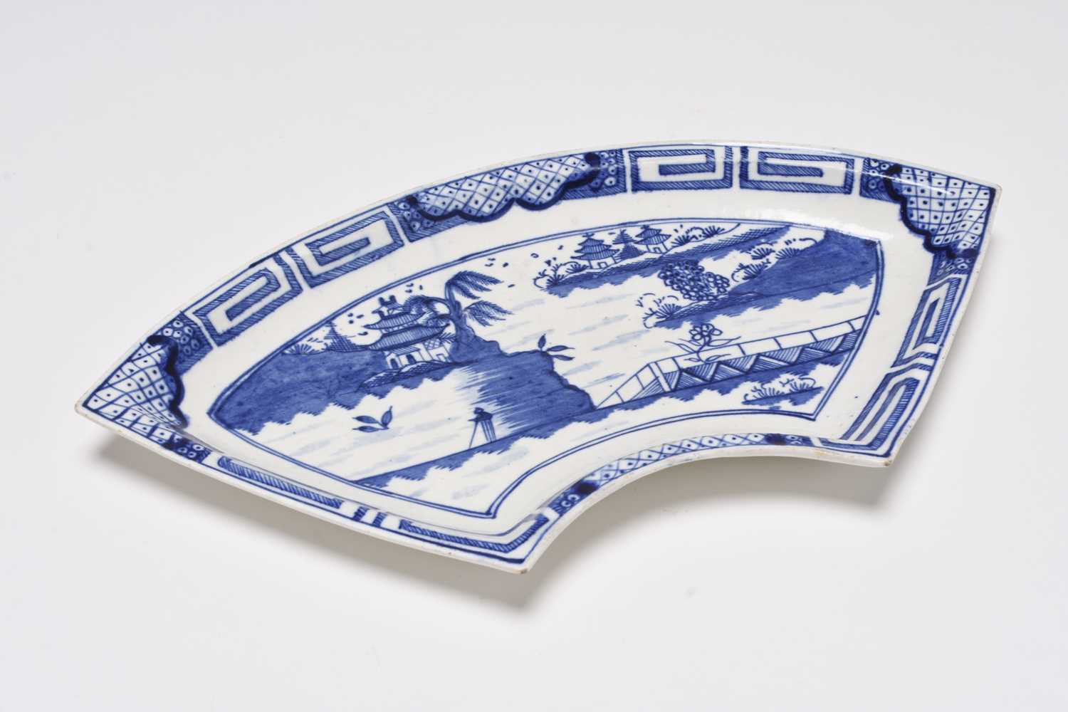 Lot 13 - Caughley 'Weir' fan-shaped quadrant dish, circa 1785-93