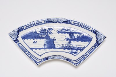 Lot 13 - Caughley 'Weir' fan-shaped quadrant dish, circa 1785-93