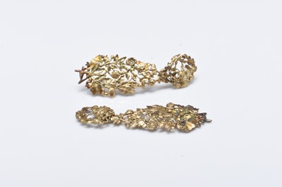 Lot 131 - A pair of yellow metal stylised acorn and oak leaf design earrings