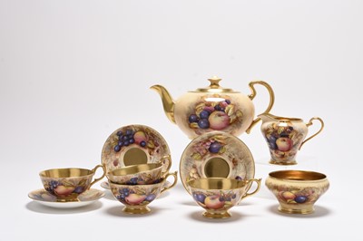 Lot 151 - Aynsley Orchard Gold tea service, 20th century
