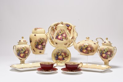 Lot 132 - A collection of Aynsley, predominantly Orchard Gold