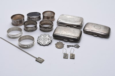 Lot 18 - A small collection of silver