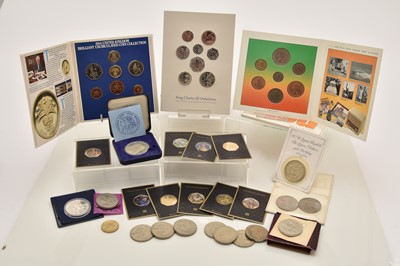 Lot 152 - A small assortment of UK commemorative coinage