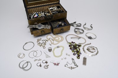 Lot 98 - A collection of various pieces of jewellery, costume jewellery and watches
